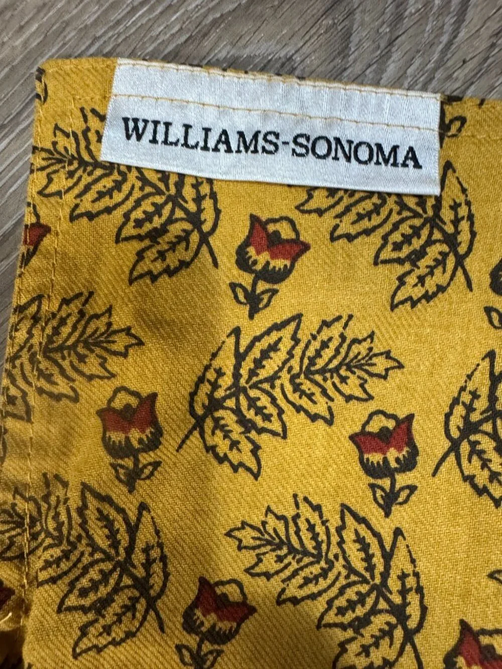 Authentic Williams Sonoma Floral Table Runner Long 105 in x 18 in